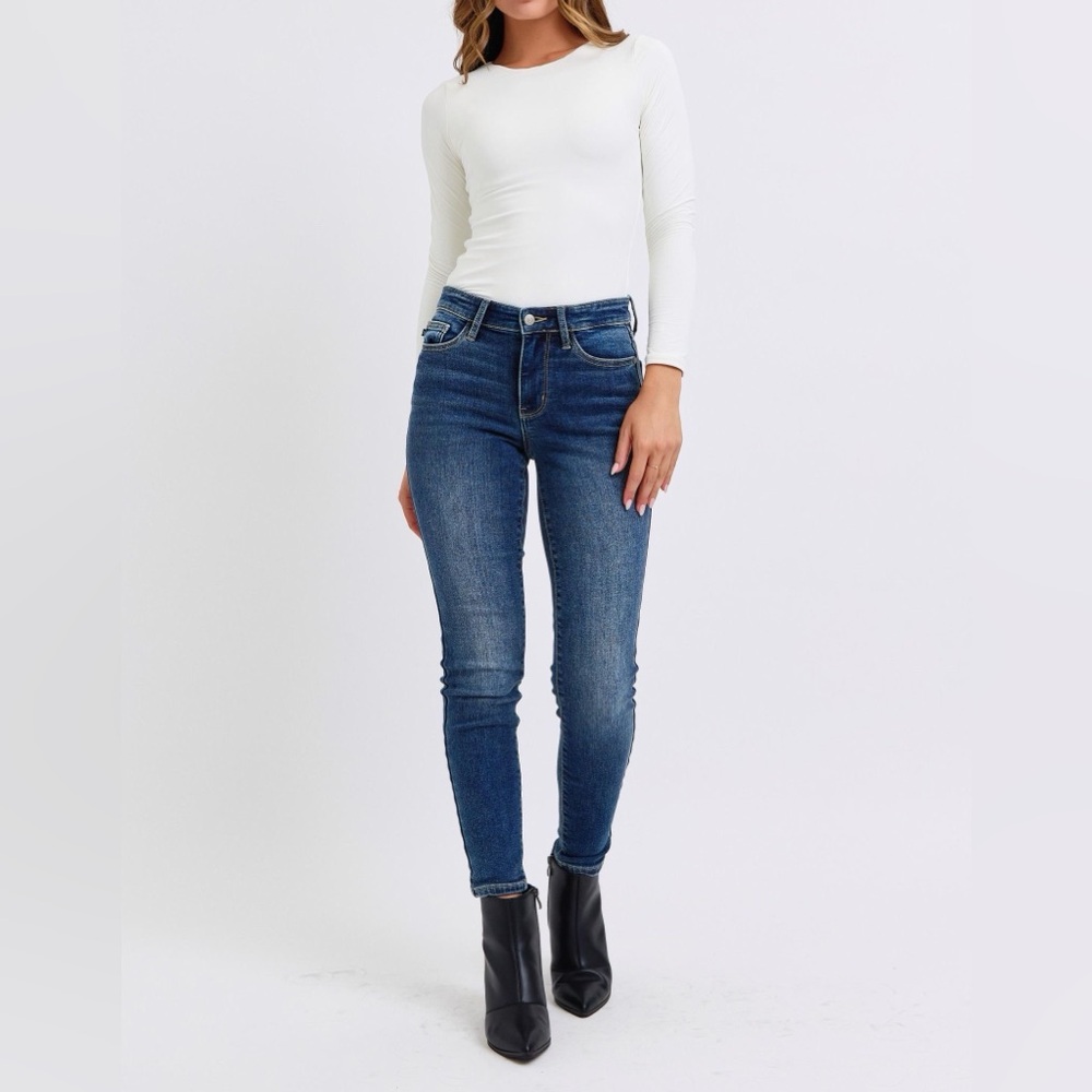 NWT Judy Blue PLUS + REG Size Dark Wash Mid-Rise Thermal Ankle Skinny Jeans - Picture 5 of 10